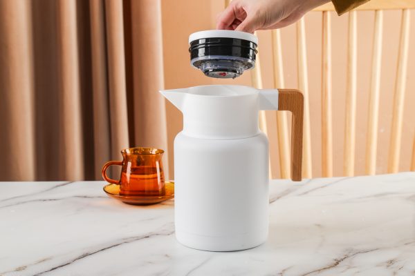 Kylin 304 Stainless Steel Japanese Vaccum Jug 1.3L - White - Image 4