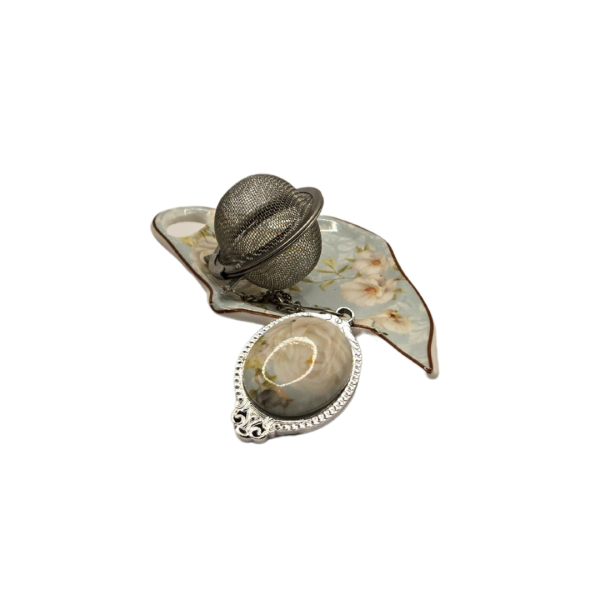 Elegance in Bloom: White Rose Fine Bone China Mug with Matching Strainer